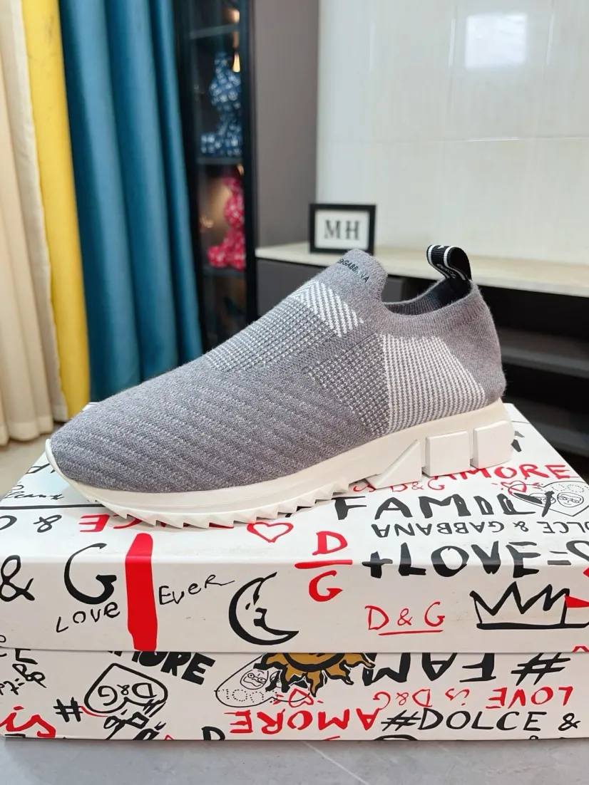Ex-factory price 340🌹🌹"Dolce & Gabbana DG" original imported fly-knit stitching➕fly-knit lining, light on the foot, comfortable, versatile, original special outsole🔥favored by trendy men. Welcome to compare the quality🔥exquisite luxury, super A level! Compared with the genuine product at the counter, the version is no worse at all! Code number 36-46